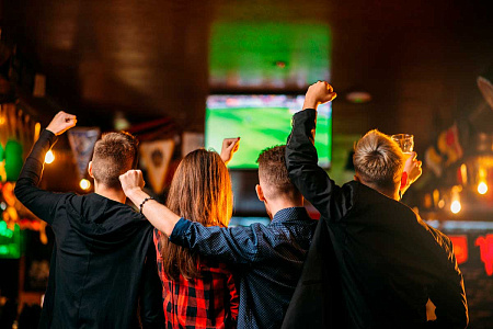 Неаполь – Париж с остановкой в Штутгарте: рассказываем о топ-спорте выходных