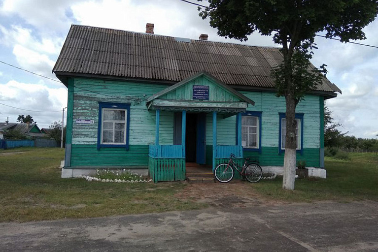 Библиотеку с видом на реку продают под Мозырем – что по цене