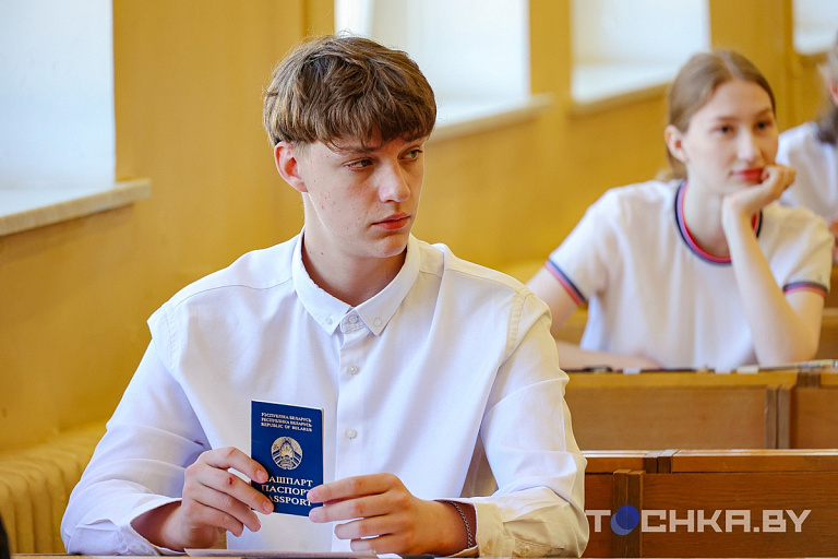 Сдающим ЦЭ и ЦТ пояснили, что нельзя брать с собой в аудиторию