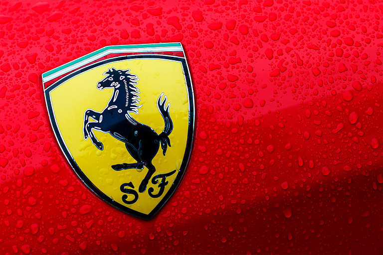 У Ferrari появился электромобиль – как выглядит и что внутри