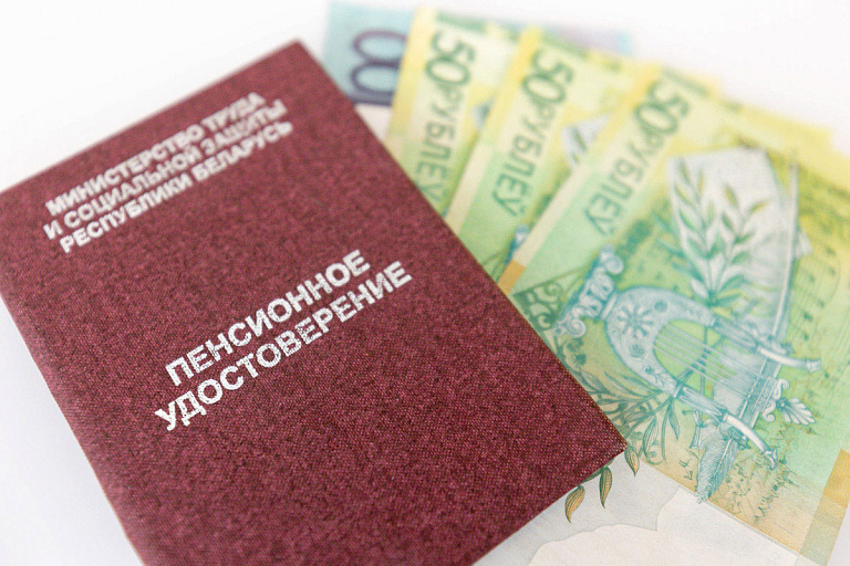 Эти белорусы смогут уйти на пенсию на пять лет раньше – речь не о военных