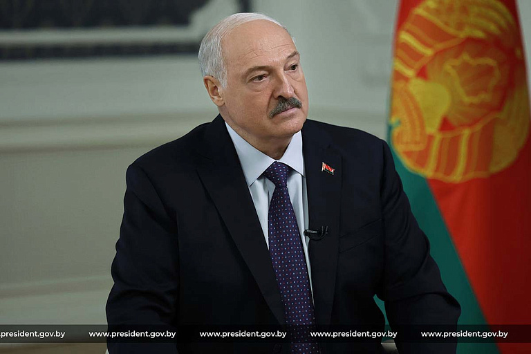 Лукашенко извинился за резкие слова перед Зеленским
