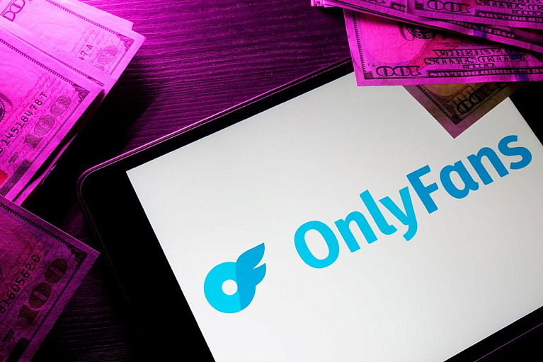 OnlyFans выпустила коллекцию одежды вместе с модным брендом